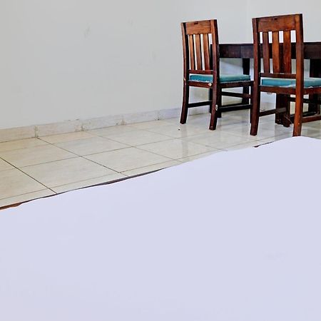 Spot On 92374 Penginapan Rusunawa Malang Exteriör bild